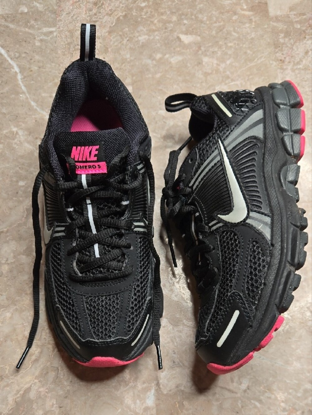 Nike  Black & Pink Mesh Running Sneakers - Picture 2 of 6
